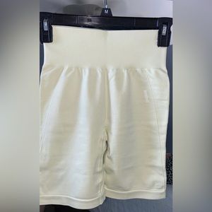 Gymshark flex cycling shorts light green marl